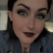 Can my daughter take this as a personal item