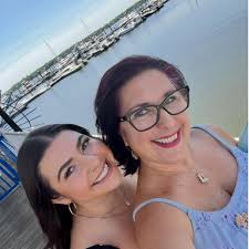 This is your Monday morning reminder that you can handle whatever this week  throws at you! 🌅 #Monday