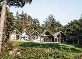 Farklı anlatımı ile ahşap ev inşaatı.ormanın kalbinde, dış dünyadan uzak, çevresine duyarlı, doğa ile uyumlu ahşap konstrüksiyon ev yapımı. Geri Donusturulmus Malzemelerle Yapilan Harika Bir Tatil Evi