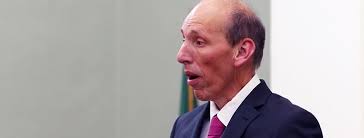 Robert Eagar's Instagram, Twitter & Facebook