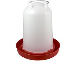 Mangeoires et abreuvoirs fonctionnent ensemble. Abreuvoir Poule Plastique 10 Litres La Ferme De Beaumont Ab