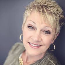 Sandra Box's Instagram, Twitter & Facebook