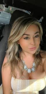 Mandy Hankison's Instagram, Twitter & Facebook