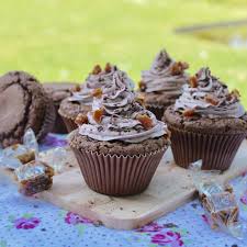 Cupcakes Chocolat Caramel Maison Le Roux Le Pays Des Gourmandises Authentic Mexican Recipes Caramel Maison Gourmandise