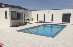 decouvrez resineo un revetement drainant pour plages de piscine en resine il saura sublimer et securise revetement sol exterieur piscine resine sol exterieur