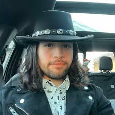 Anthony Gandara (@antonio.e.gandara)