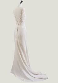 Unser team aus erfahrenen brautberatern und schneidern erfüllt dir deinen traum vom perfekt sitzenden brautkleid. Brautkleid Massgeschneidert Koln Karoline Doose