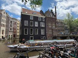 Amsterdams Red Light District: Tips and Tricks | Wanderlust Marriage Travel