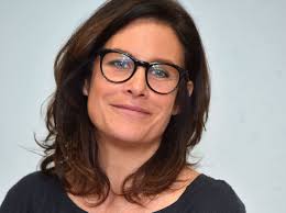 Astrid veillon a pour ambition de devenir comédienne dès l'âge de 17 ans. Astrid Veillon Actrice Francaise Actrice Francaise Actrice Yeux Verts