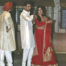 The diva was also seen wearing a white embroidered anarkali and she was looking gorgeous in that anarkali look. 9lwbfhsaebwebm