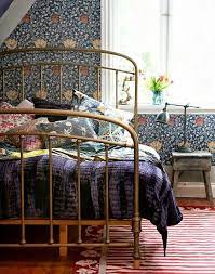 Combine a simple platform bed with a light wooden frame pair with ornate floral patterned bedding. Pin On Lozka Metalowe Ironbeds Metalbeds