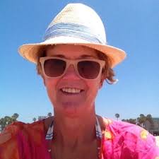 Janet Perrins (@PezLizzy)