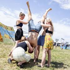 Roskilde festival consistently has very popular and talented musicians headlining shows at multiple music stages, but the fun doesn't stop there. Lav Arets Bedste Diy Festival Og Vind Billetter Til Roskilde Festival 2021 Nyhed