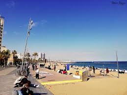 Auch am strand sollte man, wie überall in barcelona, immer auf der hut sein und seine sachen nicht aus den augen lassen. Strand Barcelona Die Schonste Strande Alle Nutzlichen Informationen