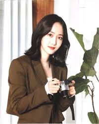 Even if he had a penchant for eating eggs from nearly extinct frog species. Gfriend 2021 Season Greetings Sinb Gfriend Seasons Greetings G Friend