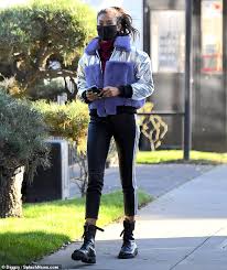 18, joel kinnaman and kelly gale took to instagram to announce that. Freedomroo Kelly Gale Shows Off Her Diamond Engagement Ring As She Steps Out With Fiance Joel Kinnaman Australiannewsreview