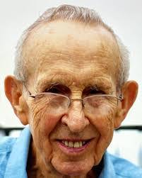 Lee Reaves's Instagram, Twitter & Facebook