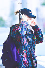 Jisoo featured in the successful launch of dior's new bobby bag, a campaign which featured other prominent influencers such as chiara ferragni and kat graham. Airport Fashion On Twitter Airport Fashion By Bobby Ikon