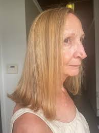 Hello lovelies! I'm in need of a model for Monday Jan 20th at 10am Looking  to do either highlights or a balayage Service will be done at a discounted  price Service will