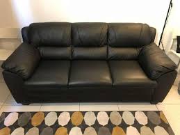 Quiero comprar barato más información. Sofa Kulit Informa 3s Ziva Perabotan Rumah Di Carousell