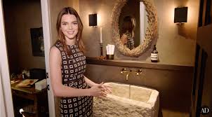 How old is kris jenner's daughter kendall jenner? See Inside Kendall Jenner S Los Angeles Home