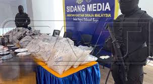 Ketua pengarah kastam datuk seri t. Sabah News Today Sur Twitter Jabatan Kastam Diraja Malaysia Jkdm Sabah Berjaya Merampas 100 Kilogram Dadah Jenis Syabu Bernilai Rm5 Juta Yang Disembunyikan Didalam 36 Botol Suplemen Tambahan Protein Di Penampang