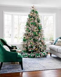 Puntate sulle decorazioni originali e pop di quest'anno firmate dai più famosi e conosciuti brand del mondo dell'home decor. Decorazioni Natalizie In Verde Addobbi Green Per Un Natale Originale