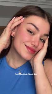 Hola amores! Me hago el maquillaje freso con "The Flush Lip & Cheek Tint"  de @SHEGLAM 🍓 ¿Qué os parece? El tono que uso es Grapefruit, a mi me  encanta 😍 #SHEGLAM #SHEGLAMmusthaves