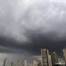 Segundo o inmet, o mês teve uma média de temperaturas máximas de 24,5°c, valor 1,2°c maior que a climatologia, que é de 23,3°c. Chuva Volta A Cair Forte Sobre Sp Noticias Climatempo