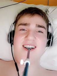 Elma Walsh's Instagram, Twitter & Facebook