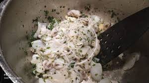 Le seppie produrranno molta acqua. 9 Repubblica Di Croazia Crni Rizot Risotto Al Nero Di Seppia Strudel Di Mele