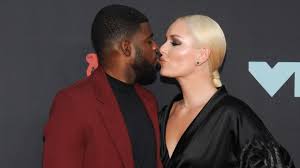 Created by ipantyhosea community for 8 years. P K Subban And Lindsey Vonn Make A Splish Splash With Tub Time During Coronavirus Pandemic Abc7 New York
