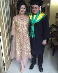 283 Likes 3 Comments No 1 Inspiration Kebayainspiration On Instagram Delladvn In Pinkydress Pakaian Wanita Model Pakaian Gaya Model Pakaian