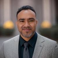 60+ perfiles de «Gil Torres»