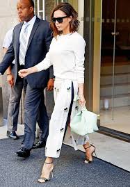 These 37 Outfits Prove Victoria Beckham Is A Master At Getting Dressed Victoria Fashion Victoria Beckham Style Street Style Outfit