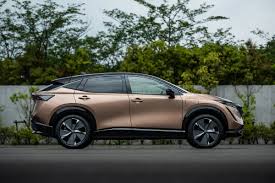 The nissan ariya is an electric compact crossover suv produced by the japanese automobile manufacturer nissan at its tochigi plant in japan starting in july . 2021 Nissan Ariya Ev Debuts With Up To 300 Miles Of Range Slashgear