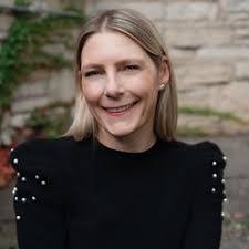 Lauren Weiss's Instagram, Twitter & Facebook