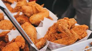 Aprende con este vídeo cómo hacer alitas de pollo fritas súper crujientes y riquísimas. Las Mejores Recetas De Pollo Frito Del Mundo