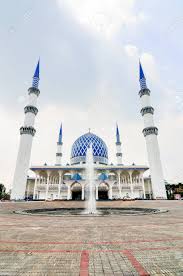 Masjid sultan salahuddin abdul aziz مسجد سلطان صلاح الدين عبدالعزيز. The Sultan Salahuddin Abdul Aziz Shah Mosque Also Known As Blue Stock Photo Picture And Royalty Free Image Image 27527995