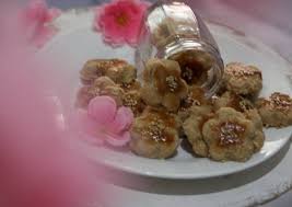 Namun, jika dimakan langsung rasanya juga enak, nutizen. Cara Membuat Kue Kacang Mete Yang Enak Resep Ibu Rumah Tangga