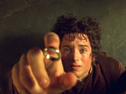 Dans ce chapitre de la trilogie, le jeune et timide hobbit, frodon sacquet, hérite d'un anneau. Le Seigneur Des Anneaux Combien De Millions D Euros A Ra Tele Star