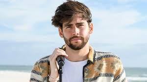 Juli 1987 in apolda, bezirk erfurt, ddr) ist eine deutsche schauspielerin. Sing Meinen Song Star Alvaro Soler Alles Aus Mit Freundin Sofia Ellar