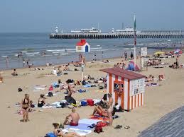 Plof neer in het gele zand aan de kust bij oostende. Oostende Strand En Haven Zomer 2007 Mapio Net