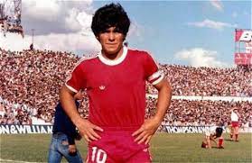 Mientras ajax ha disputado cada partido desde 1982 (1.754 juegos) con al menos uno futbolista formado en sus categorías inferiores, argentinos juniors ha hecho lo mismo desde julio de 1979 (1.668 partidos). La Hora Mas Triste De Argentinos Juniors La Cuna De Diego Maradona Archivo Digital De Noticias De Futbol Futbolred
