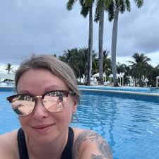 What are cool places to paddleboard