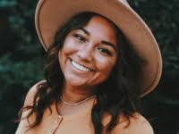 Andra Hansen's Instagram, Twitter & Facebook