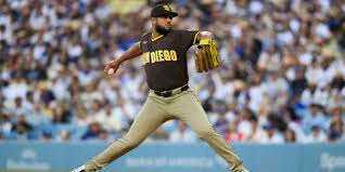 Vásquez in stable condition after fainting, sent to ER after start in LA