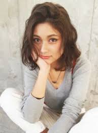 一度はやってみたい 抜け感あり 無造作スタイルの外国人風の髪型 marble マーブル 太い髪 ボブ ウェーブ 髪型 髪型