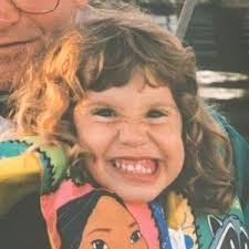 Kate Ferrara (@k8comedy)