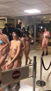 UNC Naked Run - ThisVid.com